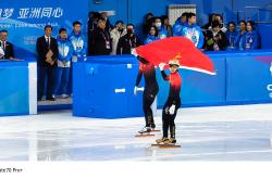 华体会APP-短道速滑队员团体比赛勇夺银牌